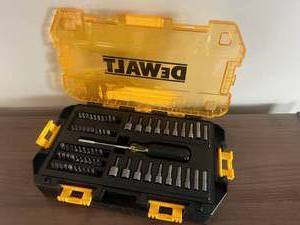 lot 28 image: Dewalt Driver Set