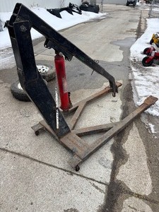 lot 44 image: Engine Cherry Picker  Hoist