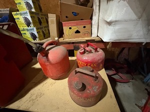 lot 43 image: 3 small gas jugs