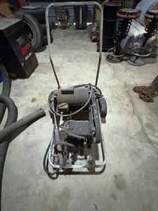 lot 33 image: pressure washer
