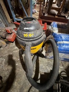 lot 5 image: 16Gallon  6.25 HP shop Vac