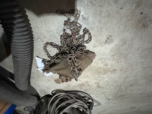 lot 14 image: Lawn & Garden tire chains