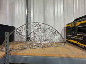 lot 57 image: Metal Decorations