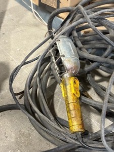 lot 90 image: Box of wire, Air Hose and Trouble Light