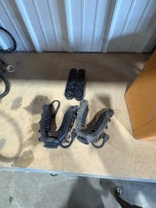 lot 84 image: ATV Gun Rack