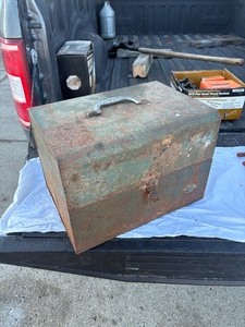 lot 101 image: Tool Box