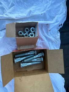 lot 103 image: 5 New Wheel Studs & Nuts