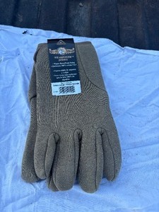lot 112 image: Mens Gloves