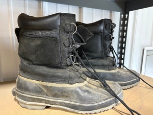 lot 117 image: Size 12 Boots