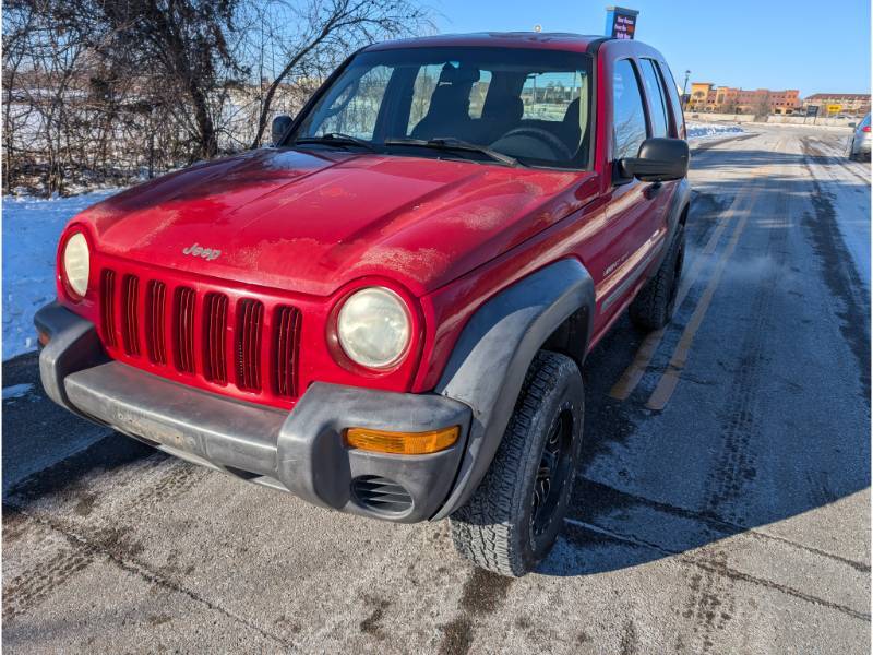 lot 3 image: 2002 Jeep Liberty Sport