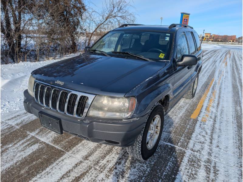 lot 6 image: 2003 Jeep Grand Cherokee Laredo