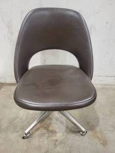 lot 22SK image: Knoll Associate Chair (602514)