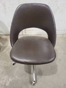 lot 23SK image: Knoll Associate Chair (602517)
