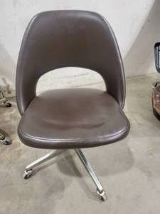 lot 24SK image: Knoll Associates Chair (602518)