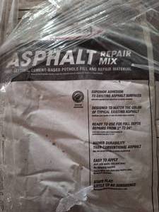 lot 3 image: Pallet 42 bags asphalt repair mix
