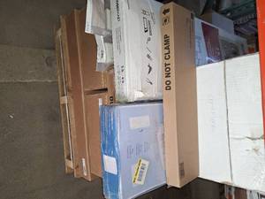 lot 21 image: White closet kit and add ons