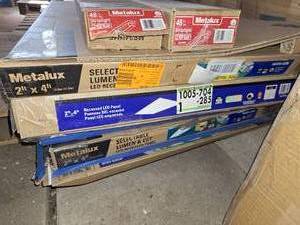 lot 25 image: Various shop lights