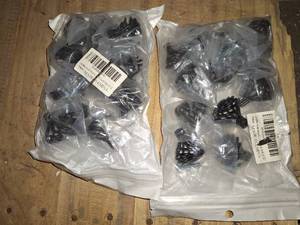 lot 26 image: 24- black cabinet pull knobs