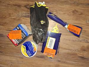 lot 34 image: Tile gloves tools