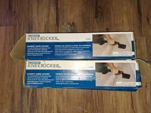 lot 53 image: Carpet knee kickers