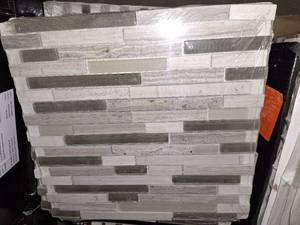 lot 100 image: Modello grigio mosaic tile 3 boxes