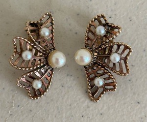 lot 5 image: 12K Gold-Filled Clip-On Earrings & Cultured Pearls - Butterfly Bow