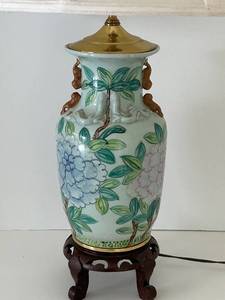 lot 43 image: Kaiser Asian Porcelain Hydrangea Floral Table Lamp on Carved Wood Stand & White Shade