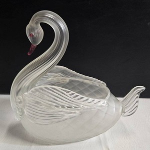 lot 96 image: Bohemian Glass Swan - Clear Crystal Figurine