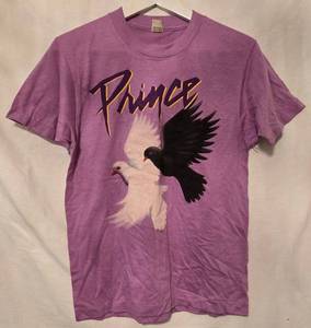 lot 152 image: Vintage Prince & the Revolution World Tour 1989-85 T-Shirt (Medium) Single Stitch Like New