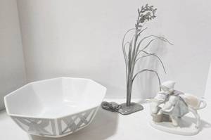 lot 159 image: Fitz & Floyd The Ritz Bowl - Ballard Pewter Tree - GDR Lippelsdorf Figurine