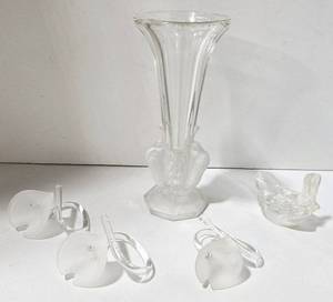 lot 171 image: Vintage Art Deco Turtle Dove Vase - Mount Vernon Napkin Rings (Lot of 3) - Chickadee Candle Holder