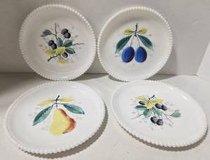 lot 173 image: Westermore Milk Glass Fruit Plates (Lot of 4)