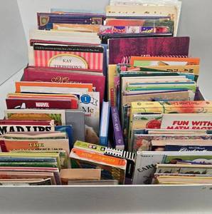 lot 175 image: Large Assortment of Childrens Books - Mixed Picture Books & Early Readers