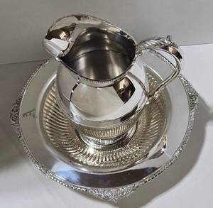 lot 228 image: Vintage 2pc Silver Plated Kingsbury Bowl & Viking Yorkshire Pitcher