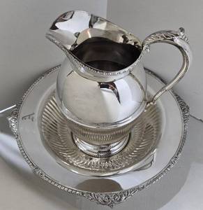lot 228 image: Vintage 2pc Silver Plated Kingsbury Bowl & Viking Yorkshire Pitcher