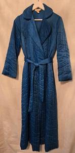lot 251 image: Barbizon Lounge Wear Quilted Robe - Vintage 1970s - Womens Small