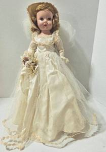 lot 259 image: Arranbee Bride Doll - 1950s Vintage Wedding Gown