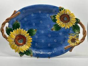 lot 271 image: Fitz & Floyd Essentials Sunflower Ceramic Tray - 18 x 12 in
