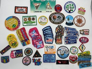 lot 277 image: Girl Scout Patches (Lot of 89)