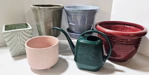 lot 316 image: 7 Piece Set - Various Ceramic & Resin Planters & Small Watering Can