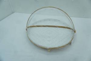 lot 15 image: Vintage Covered Serving Tray