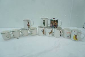 lot 59 image: Vintage Christmas Mugs