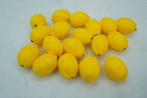 lot 79 image: Artificial Lemons