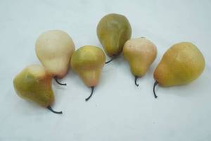 lot 82 image: High Quality Artificial Pears