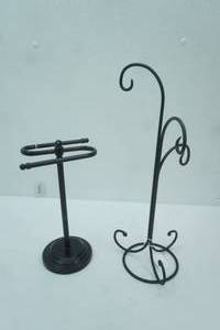 lot 90 image: Metal Towel Holder and Cup Rack