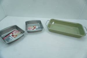lot 108 image: NEW Square Cake Pans, Enamel Pan and Carry Wire Holder