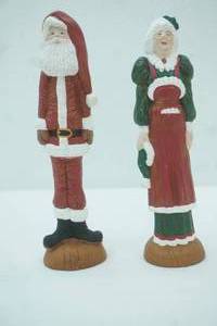 lot 164 image: Mr. and Mrs. Claus Ceramic Figurines 9 tall