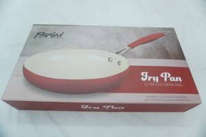 lot 218 image: NEW Parini Cookware 9.5 Non-Stick Aluminum Enamel Fry Pan