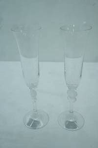 lot 240 image: Set of 2 Gorham Crystal Amore Toasting Champagne Flutes. Lead Crystal. Double heart stem design