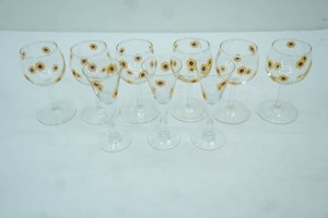 lot 338 image: Sunflower Clear Glass Stemmed Cordial Glasses
